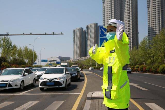 交警开道最新，城市安全与交通畅通的守护者